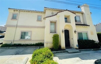 Building Photo - 515 E La Habra Blvd
