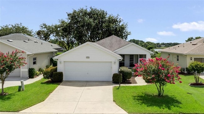 Building Photo - 5316 Sir Churchill Dr