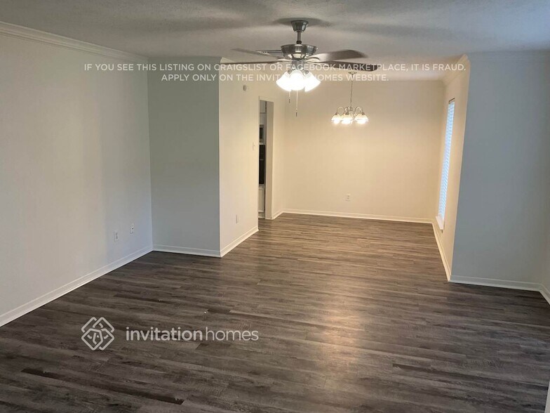 Building Photo - 4018 Pecan Knoll Dr