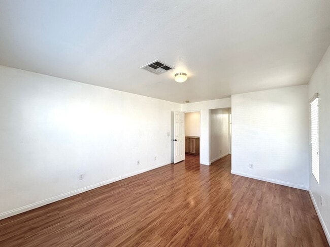 Building Photo - Sierra Valley 3 At Pinnacle Peaks