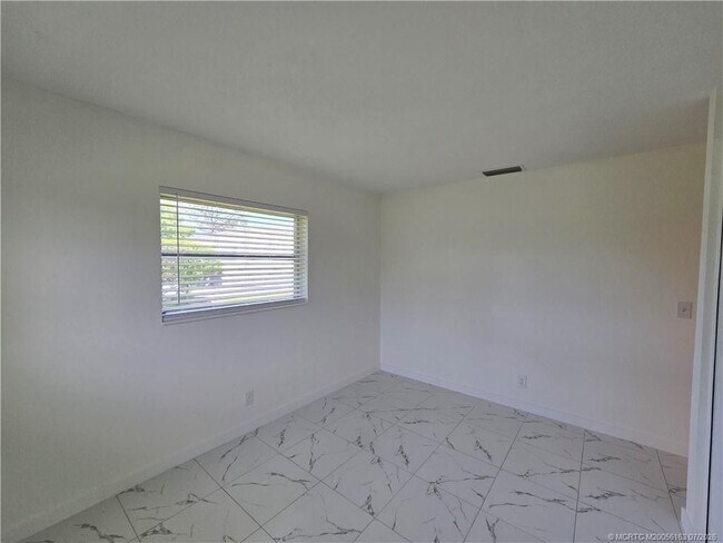 Building Photo - 2648 Rockcrest Ct