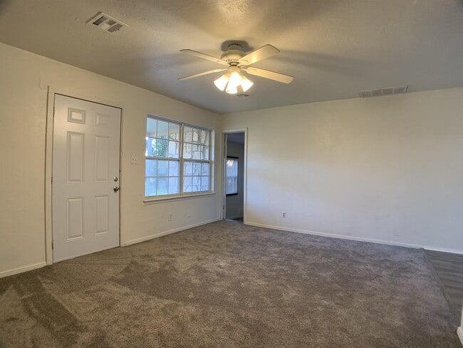 Building Photo - 409 W Himes St