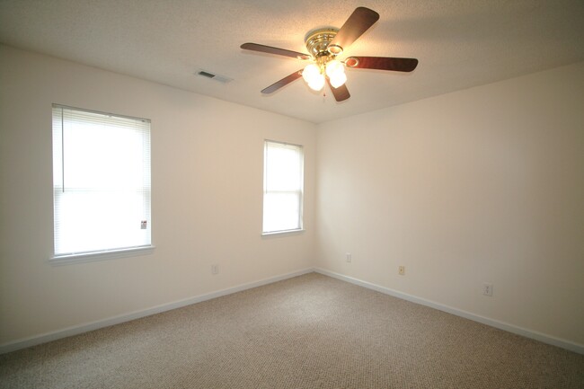 Building Photo - 112 E Ivybridge Dr