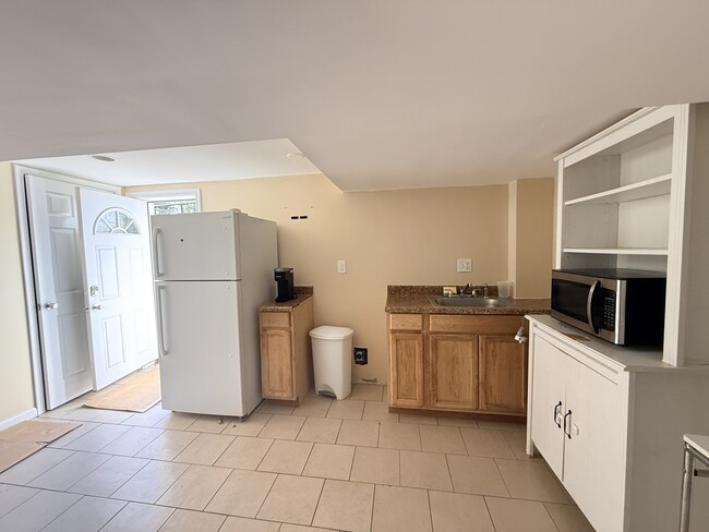 Building Photo - 8714 Edmonston Rd