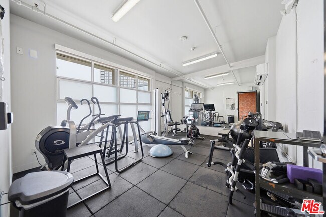 Building Photo - 500 Molino St