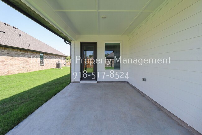 Building Photo - 15610 S 75th E Ave