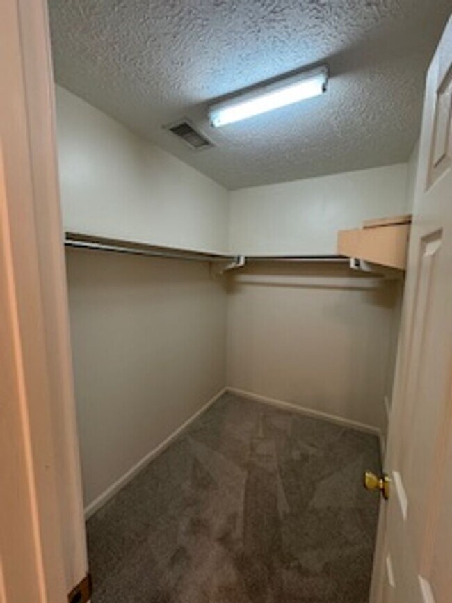 Building Photo - 107 Wexford Pl