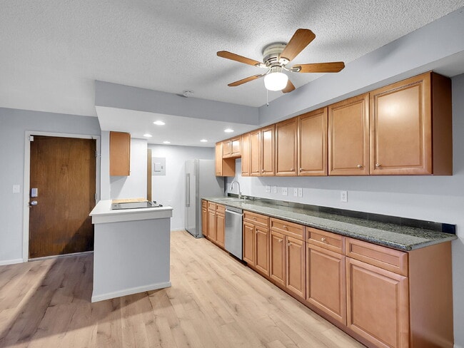 Building Photo - $1,545.95, 2-bed, 2-bath located in Denver with $500 OFF FIRST MONTH'S RENT!