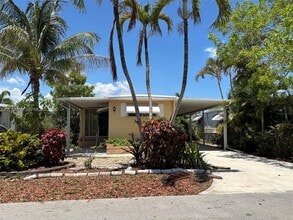 Building Photo - 2939 W Marina Dr