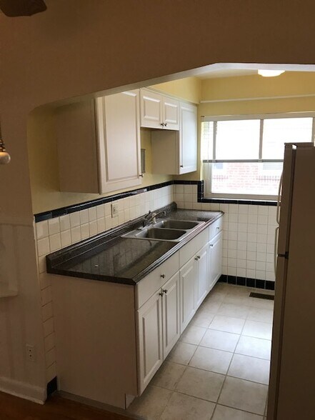 Building Photo - 6965 Thorndike Rd