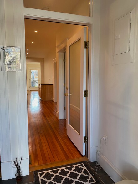 Building Photo - 115 17th St SE