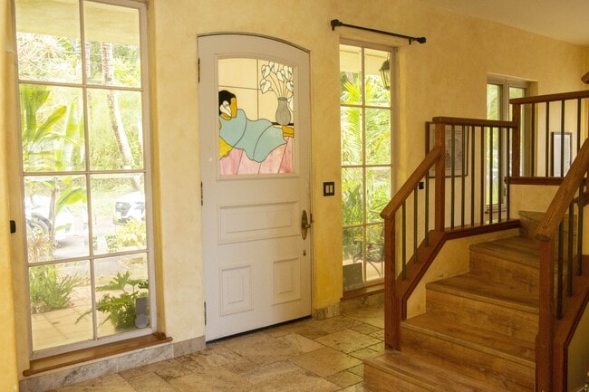 Building Photo - 592 Kaupakalua Rd