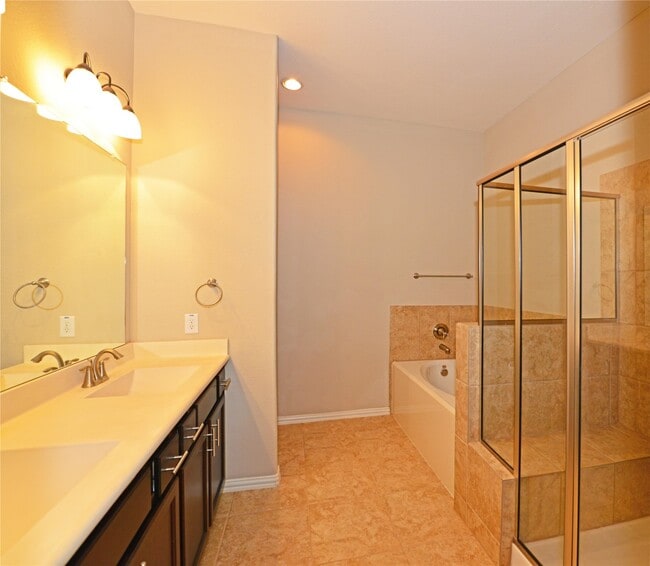 Building Photo - 6818 Rambling Manor Ct