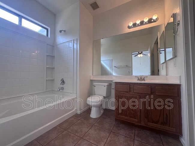 Building Photo - 2047 S Starling Dr