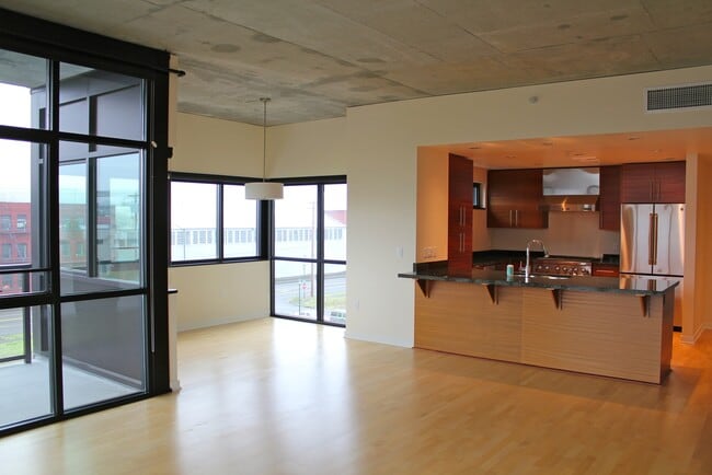 Building Photo - Spacious Luxury Riverfront Condo Near NW 23rd! Parking, Storage, Most Utilities Included!