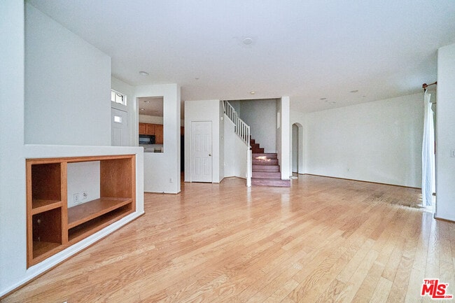 Building Photo - 915 Somerville