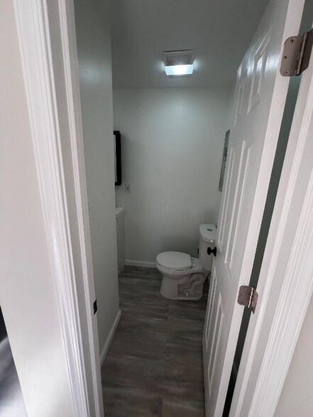 Building Photo - 1963 Lewis Ave