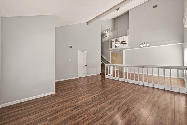 Building Photo - 1806 Foxlake Dr