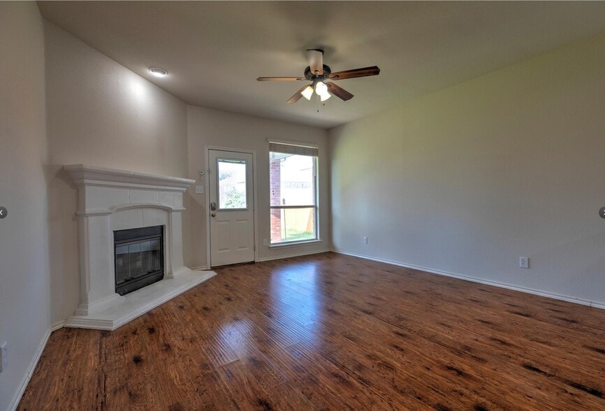 Building Photo - 2136 Carlotta Dr