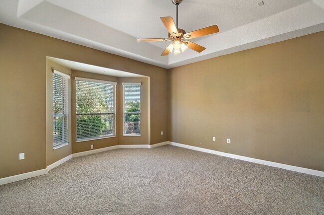 Building Photo - Gorgeous 3-Bedroom, 2-Bath in Bright Water...