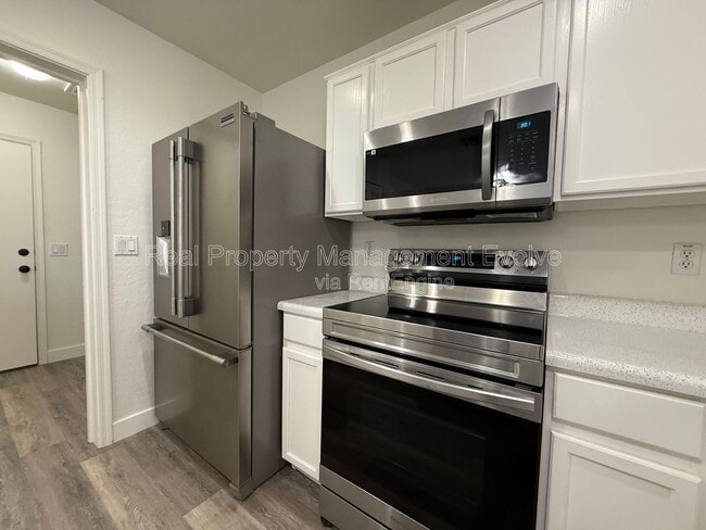 Building Photo - 2809 N 107th Dr