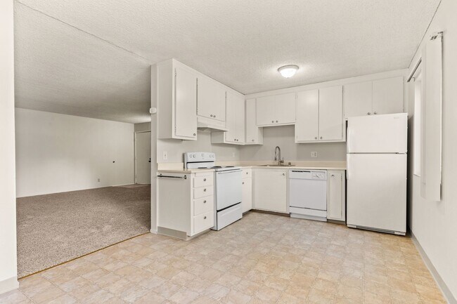 Building Photo - Utilities Included! Hayward Large 2-Bedroom with On-Site Laundry & Parking