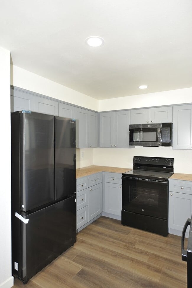 Building Photo - New Remodel 2 bed 1 bath