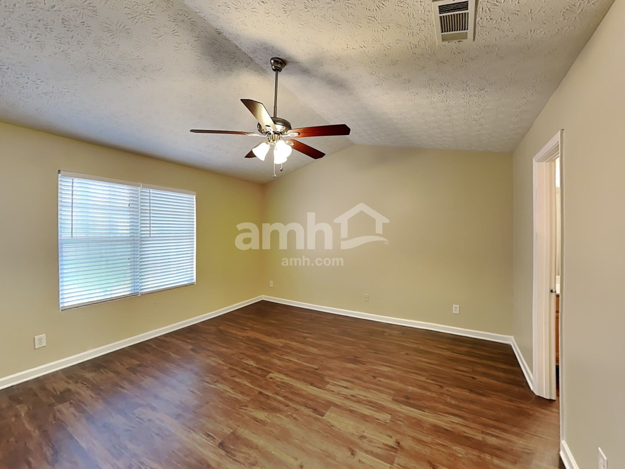 Building Photo - 3009 Sentinel Cir