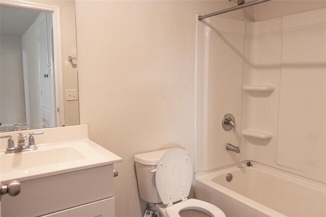Building Photo - 14511 Sweet Cherry Dr