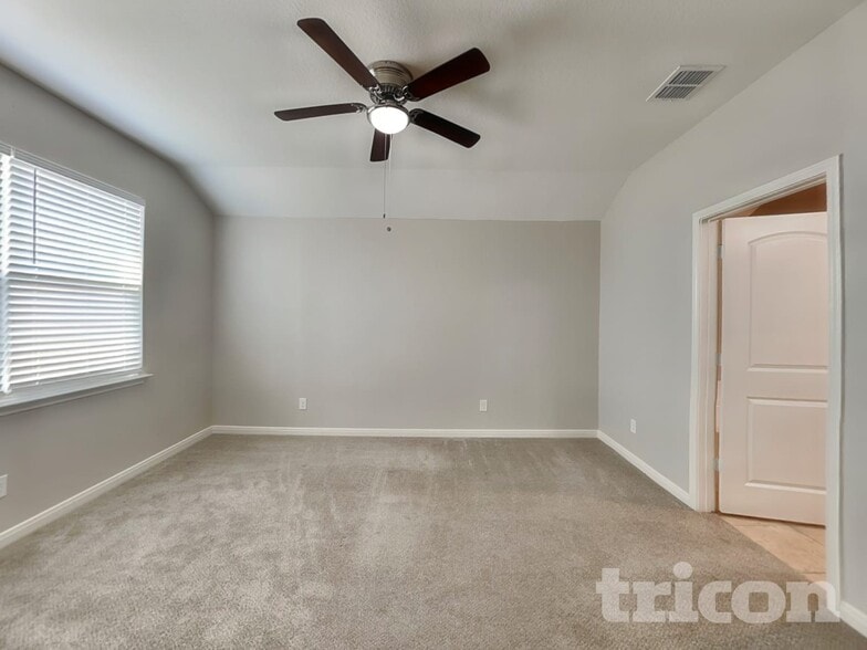 Building Photo - 6357 Hibiscus