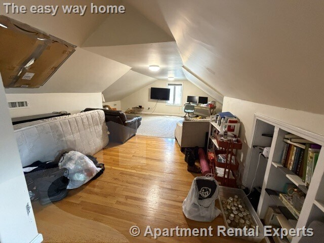 Building Photo - 167-169 Summer St Unit #2