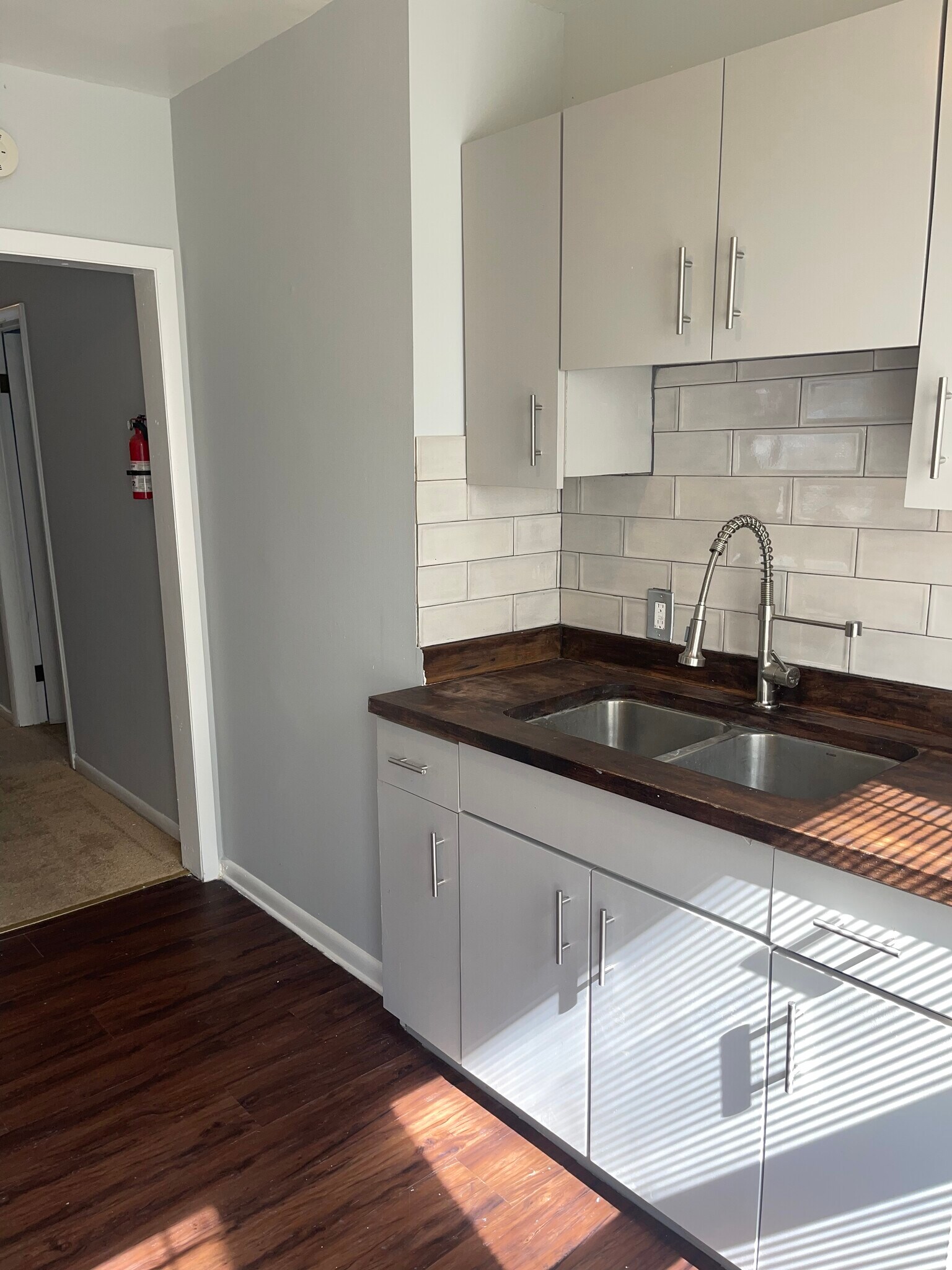 Building Photo - 3914 Maine Ave