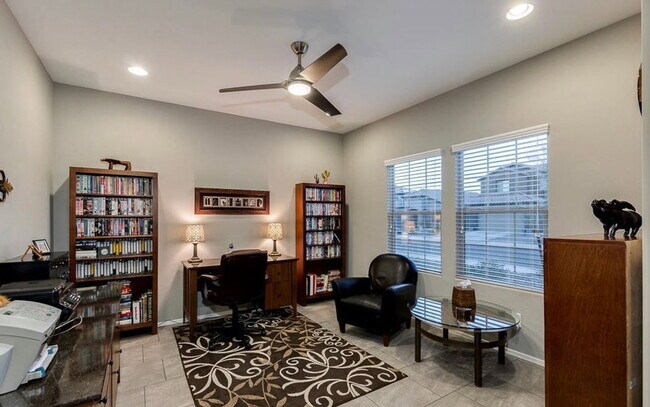 Building Photo - 10819 W Swayback Pass