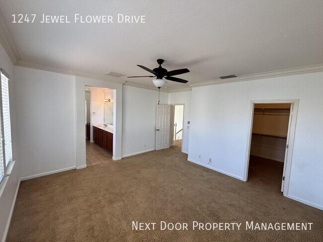Building Photo - 1247 Jewel Flower Dr