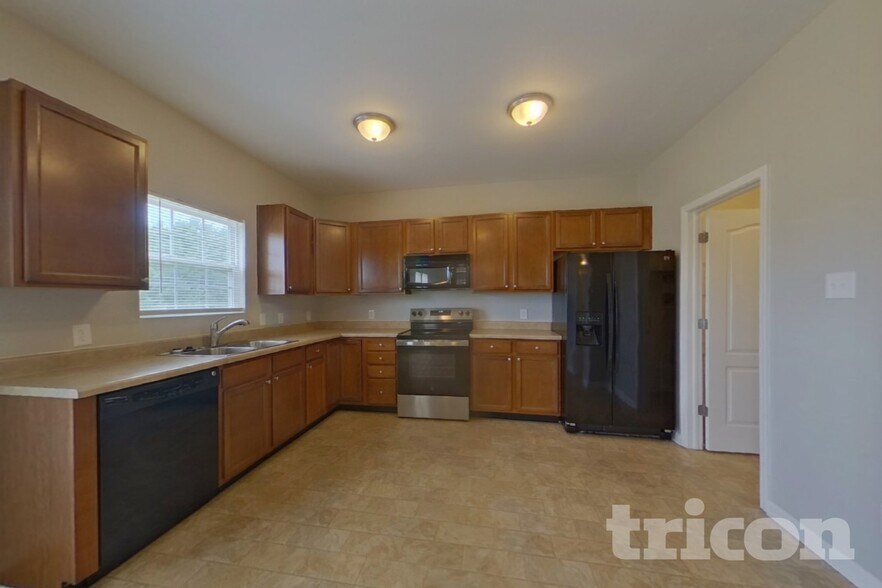 Building Photo - 3349 Table Rock Dr
