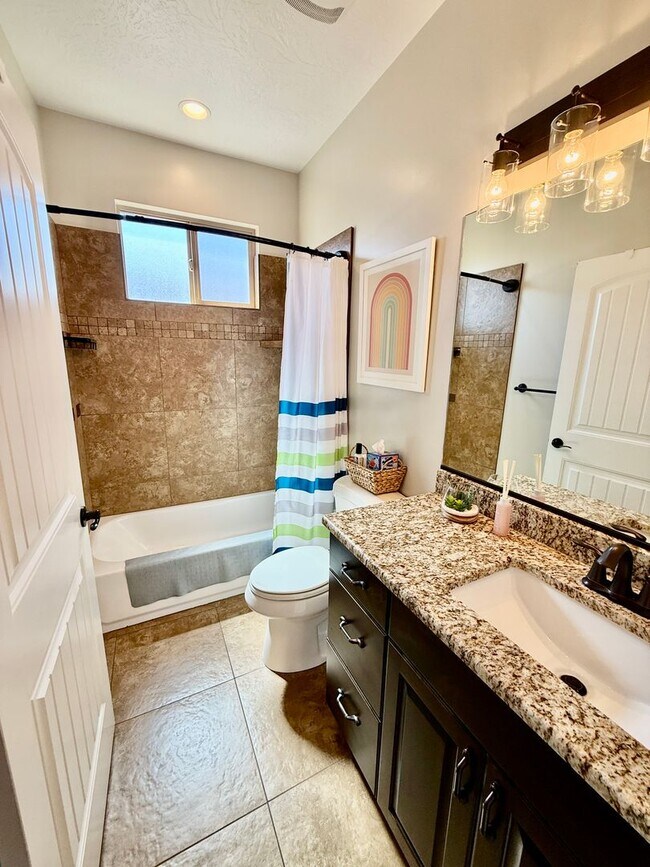 Building Photo - 521 N Creek Ridge Dr