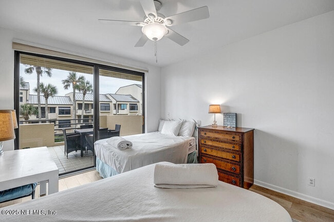 Building Photo - 810 Spinnakers Reach Dr