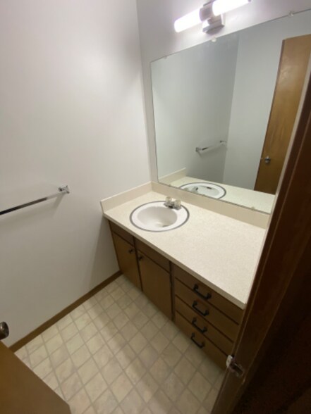 Building Photo - 4100 G St