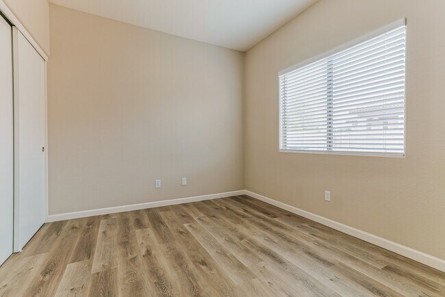 Building Photo - 10746 E Lomita Ave