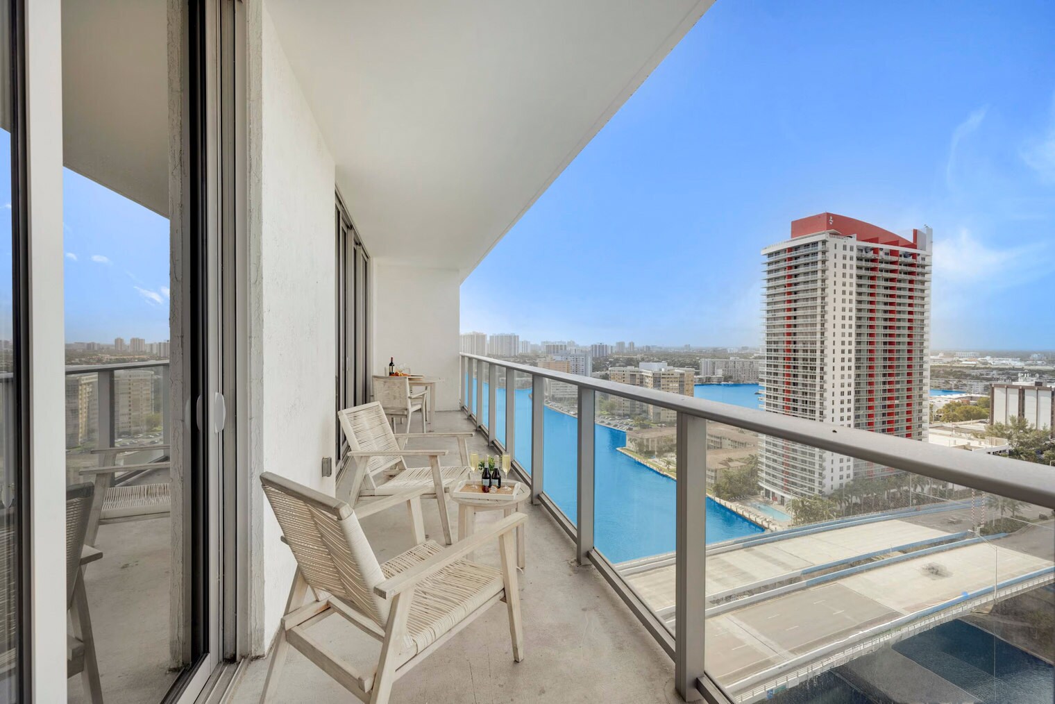 Building Photo - 4010 S Ocean Dr