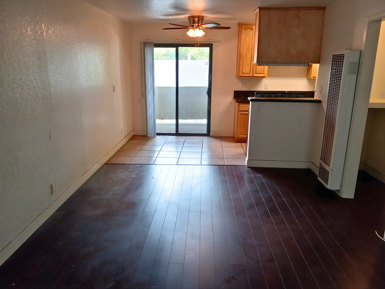 Building Photo - 1080 Temple Ave