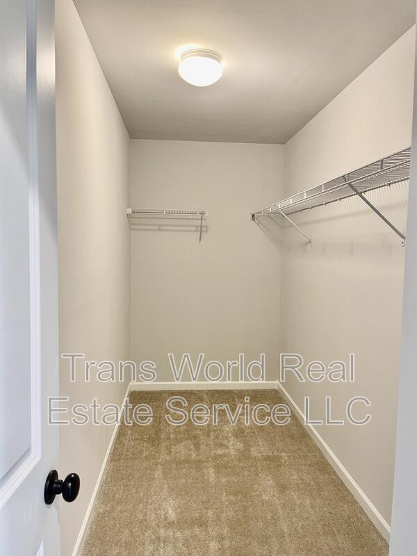 Building Photo - 5899 Wheeler Ridge Rd