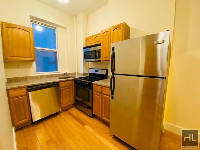 Building Photo - AMSTERDAM AVENUE