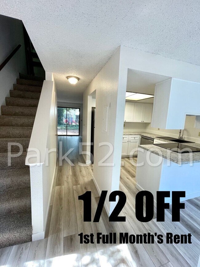 Primary Photo - 9421 43rd St Ct W
