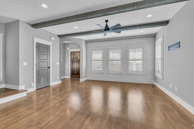 Building Photo - 1801A Sevier St