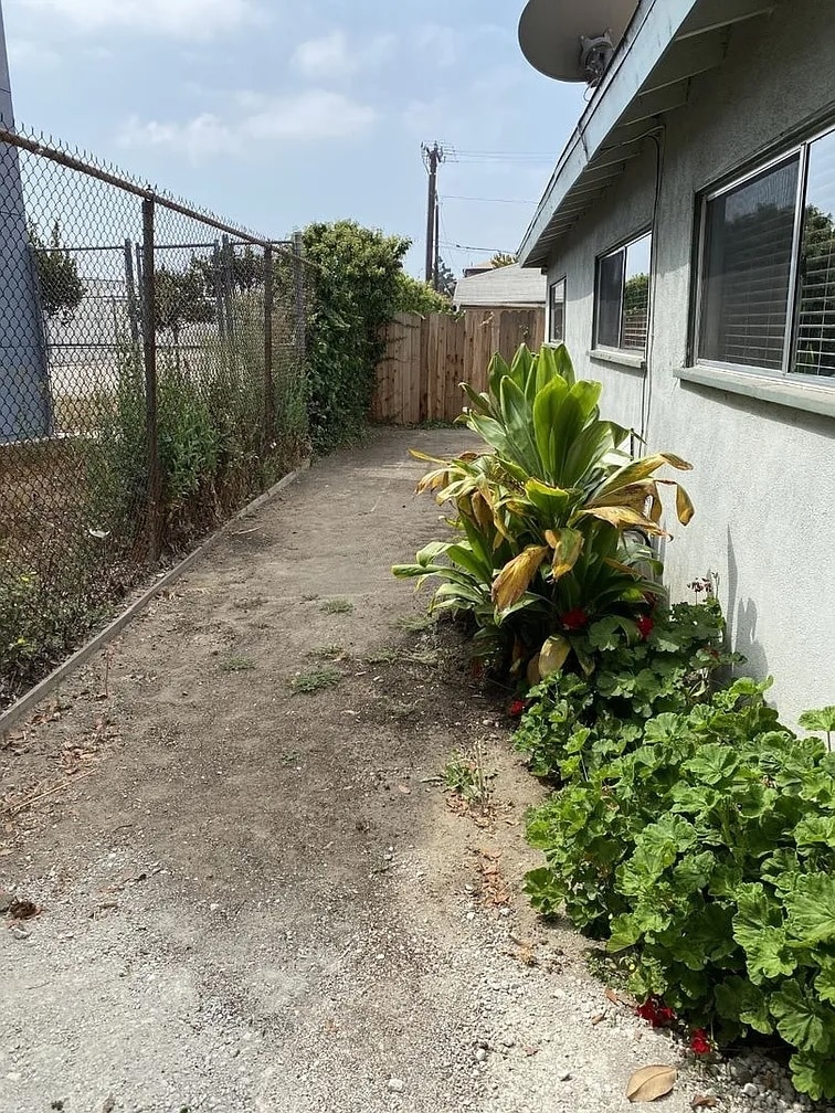 Building Photo - 15430 Freeman Ave