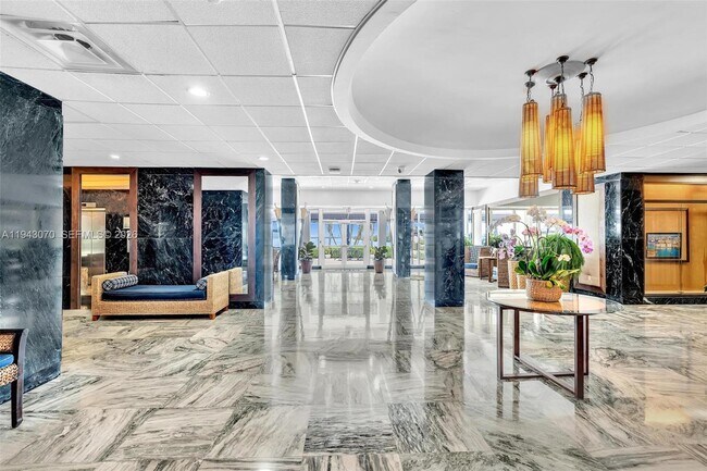 Building Photo - 500 Bayview Dr