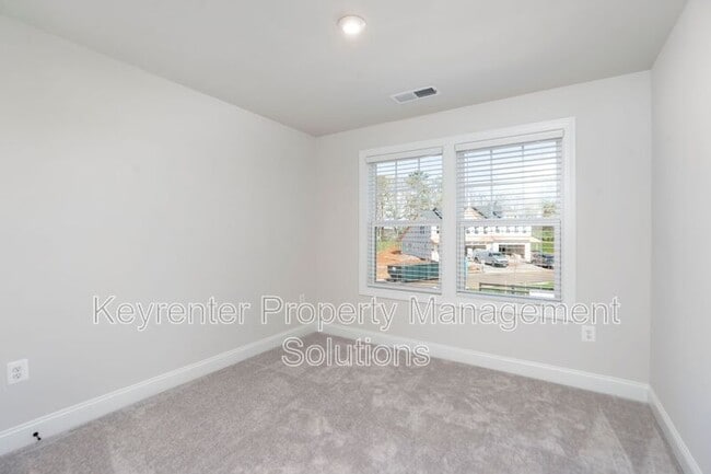 Building Photo - 337 Ridgeline Dr