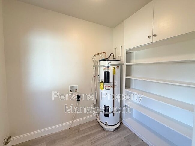 Building Photo - 1103 W St