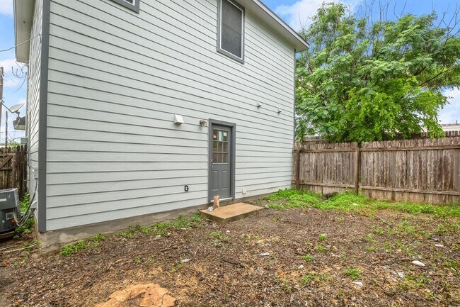 Building Photo - 7617 Bennett Ave